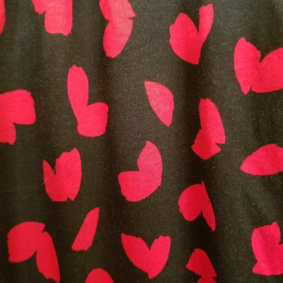 MICHAEL KORS HEARTS BLACK TOP W/SCARLET RED HEARTS - Picture 6 of 8